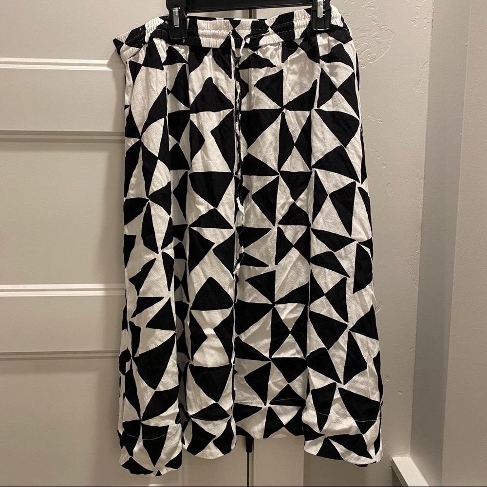 LOFT black and white geometric midi skirt, size L